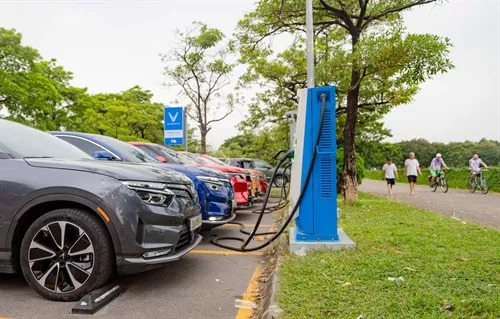 Dự án trạm sạc cho khách 02